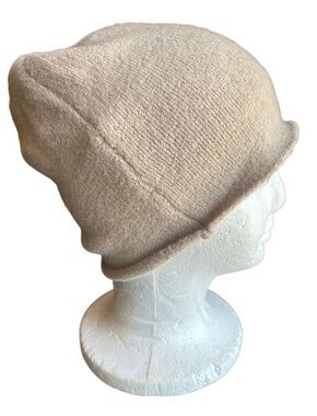 Zara Women's Cream Hat Beanie size Medium